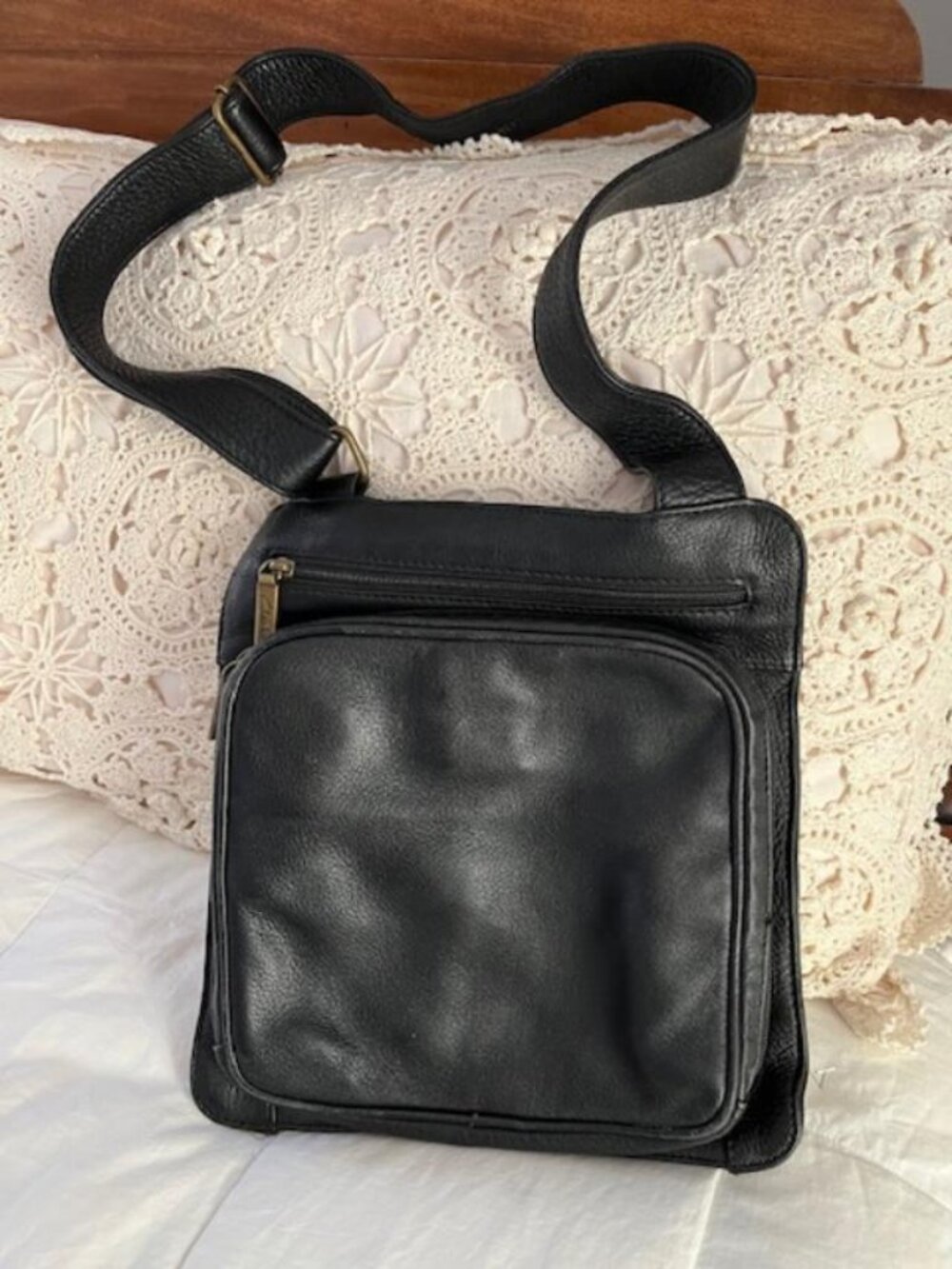 Clark Travel Adjustable Cross Chest Purse w/notebook zippered pocket & many more